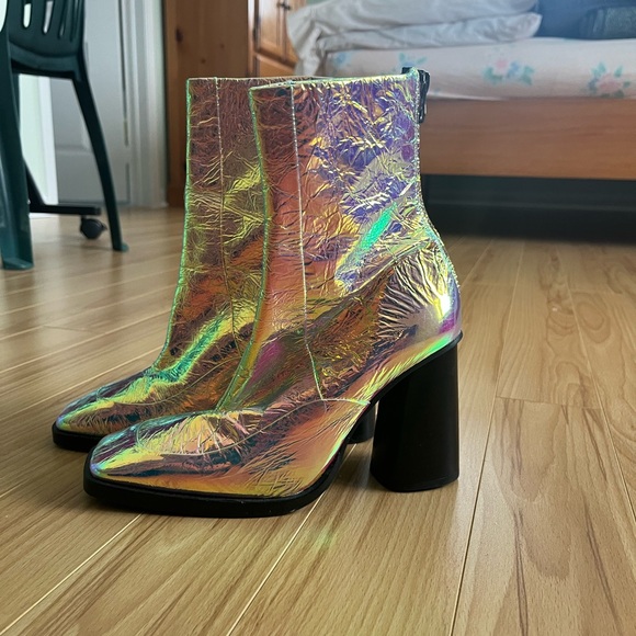 L’Intervalle Holographic Iridescent Ankle Boots - Picture 2 of 5